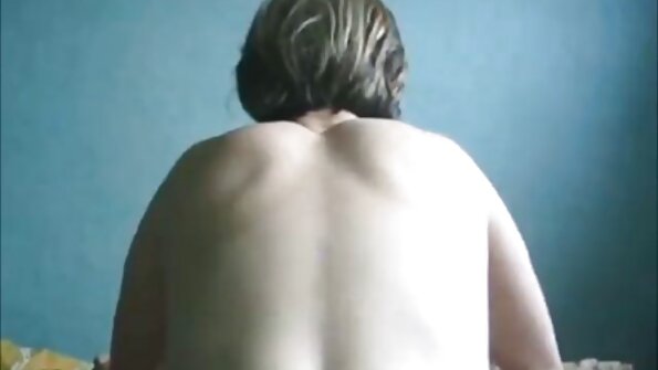 Seksi djevojku porno filmovi sa srpskim prevodom Stacie Jaxxx pojebao je u vrtu tvrdi kurac